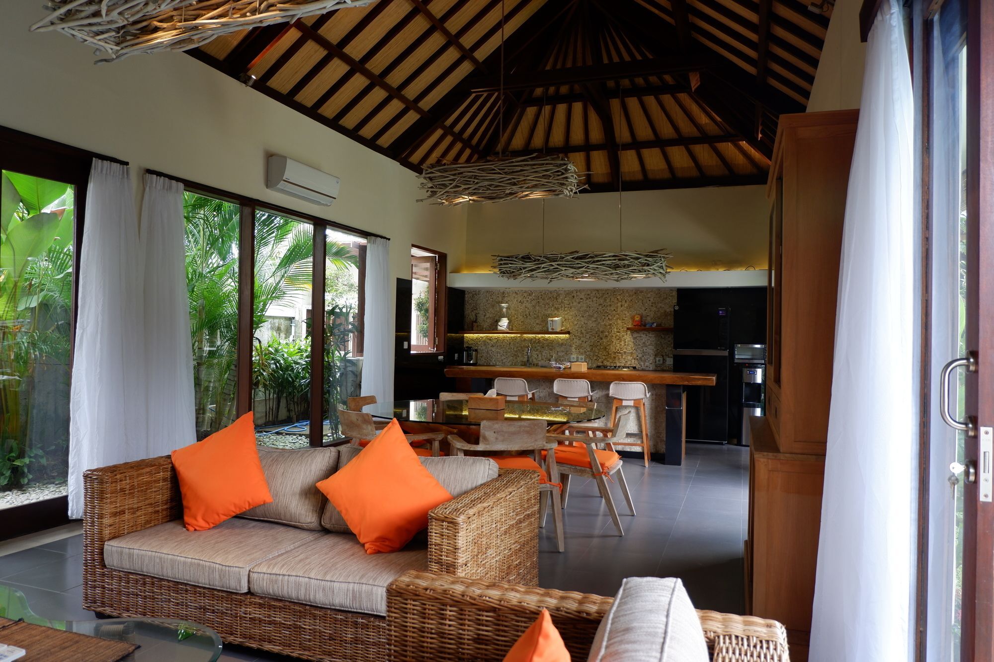 Villa Intan Bali Legian ภายนอก รูปภาพ